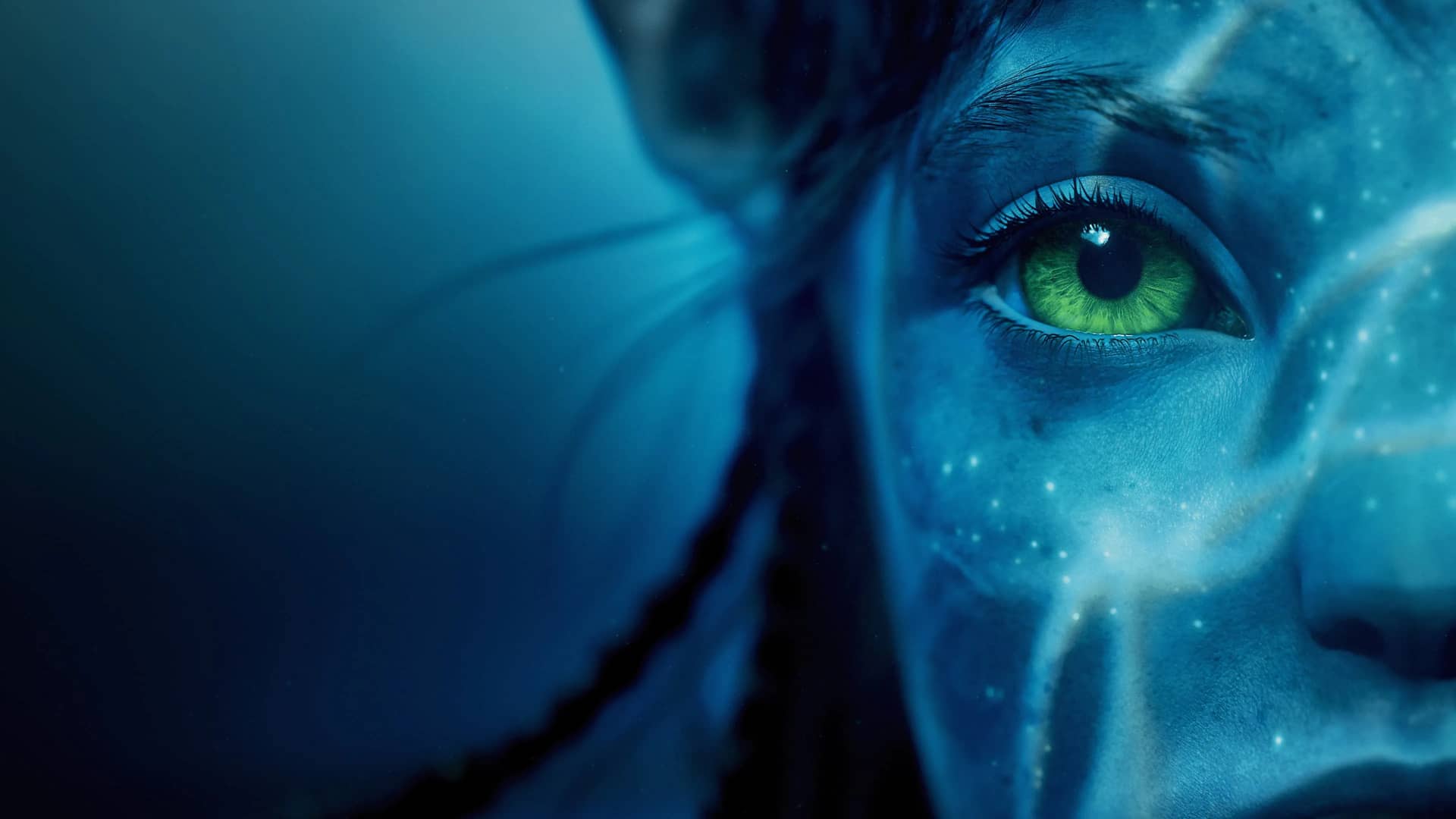 Plano en detalle del rostro de uno de los protagonistas de Avatar 2