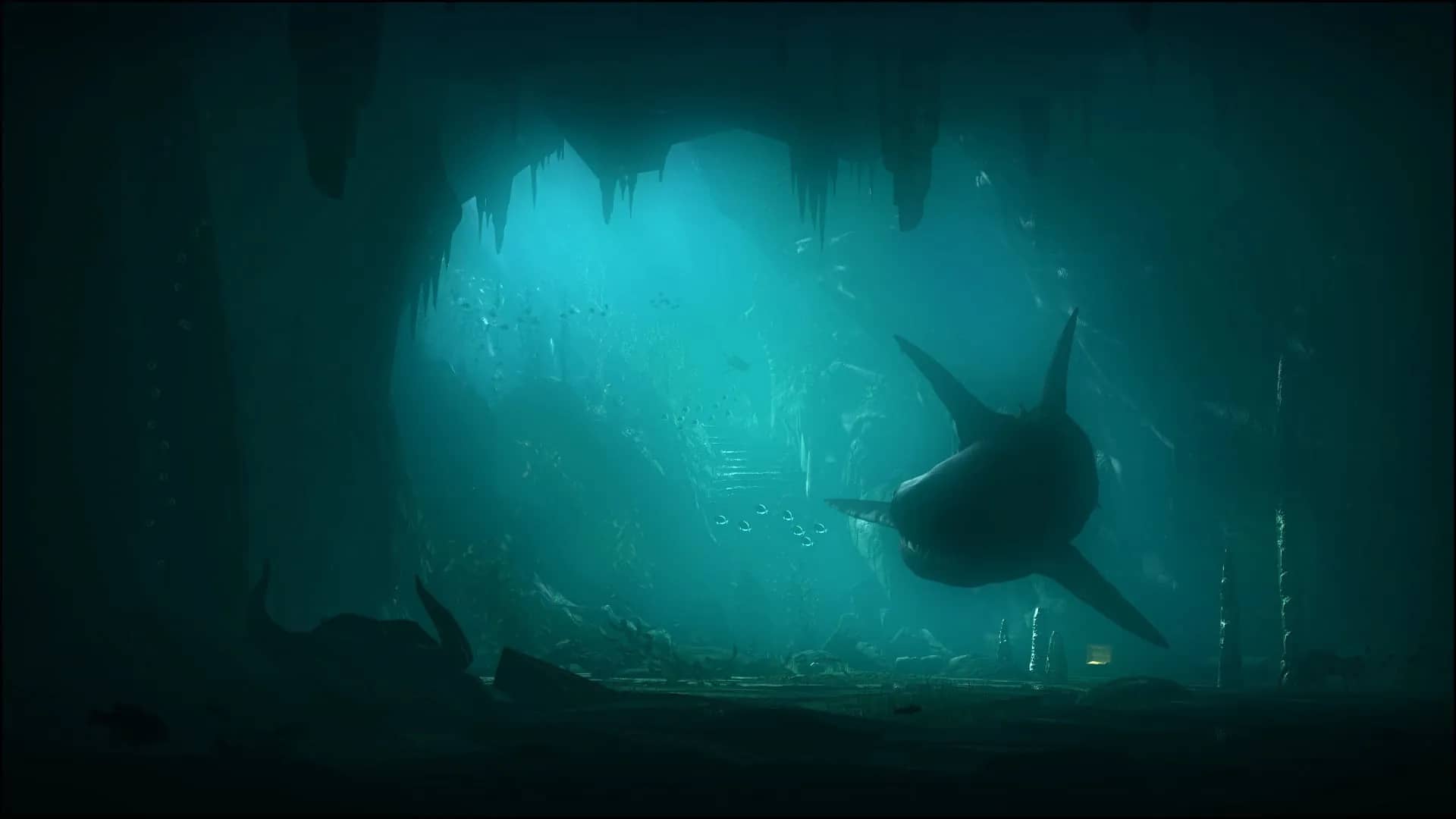 Fotograma de Megalodón con el super tirburon en una cueva bajo el mar